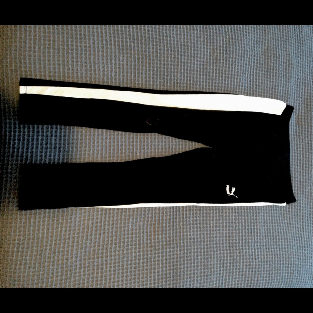 Black and white Puma leggings